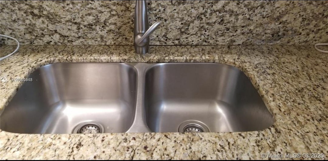 Litchen double sink - 201 178th Dr