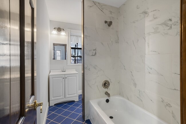 Building Photo - 1713 Linden Ave