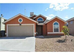 Building Photo - West El Paso 3 bed refrig A/C Home with Bonus Loft and Solar!