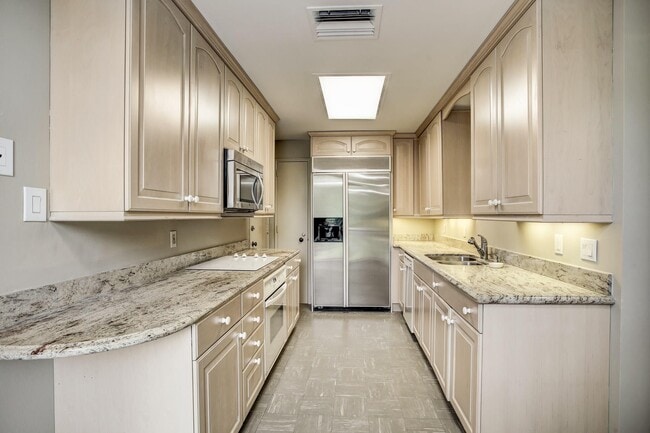 Building Photo - 3711 San Felipe St