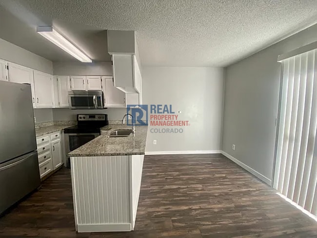 Building Photo - 1743 S Blackhawk Way