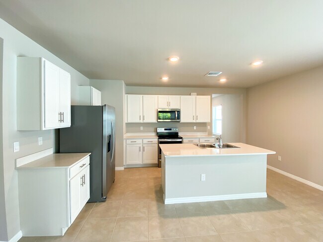 Building Photo - 2864 Coral Cir