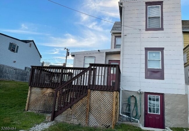 Building Photo - 258 Chambers St