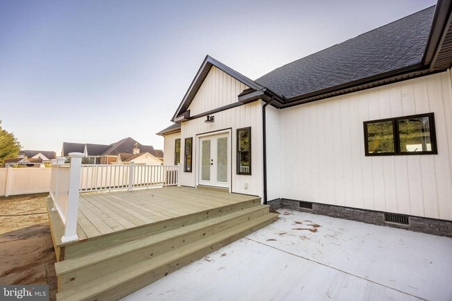 Building Photo - 5692 King Stuart Dr