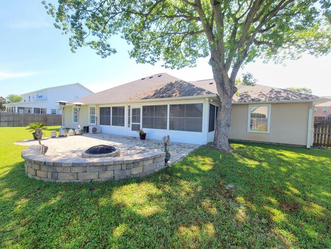 Building Photo - 3808 Saber Tooth Cir