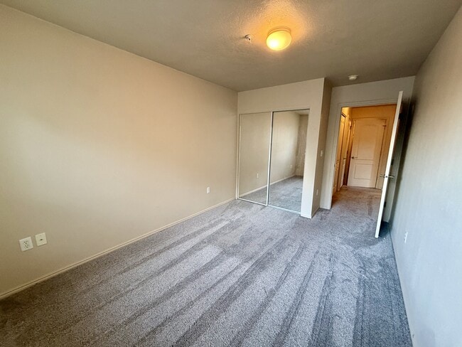 Building Photo - 1820 Fox Bay Dr