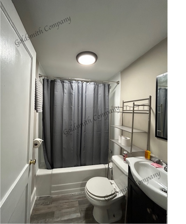 Building Photo - 3 Crescent Ridge Dr