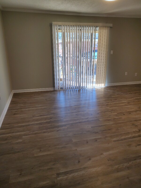 Building Photo - 601 Riverhill Cir
