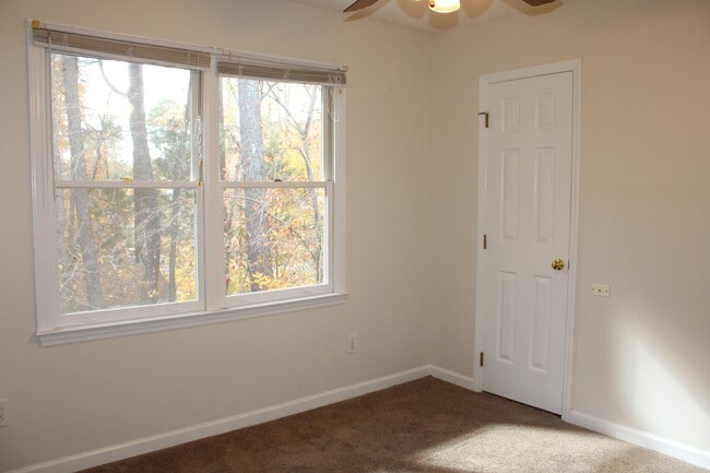 Building Photo - 112 Wenonah Way