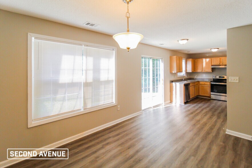 Building Photo - 7219 Ravenwood Ln