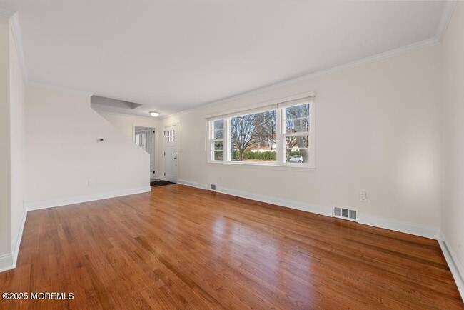 Building Photo - 308 Buttermere Ave