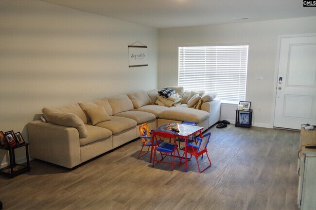 Building Photo - 457 Delahays Rd