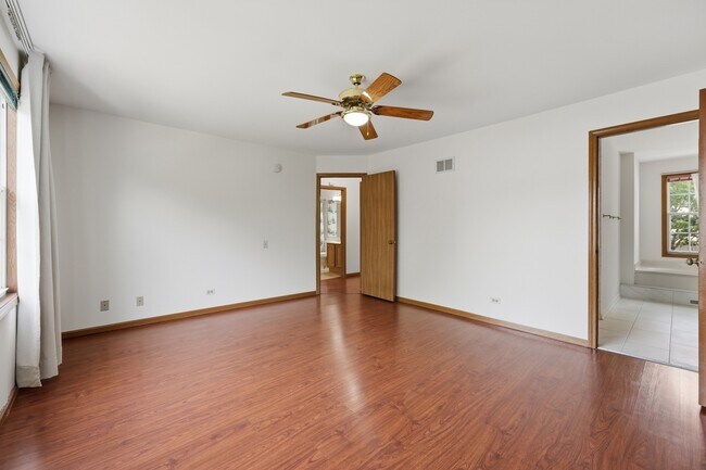 Building Photo - 1404 W Sapphire Dr