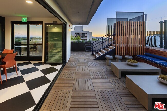 Building Photo - 1250 N Fairfax Ave