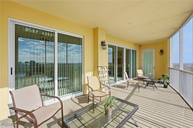 Building Photo - 2743 First St