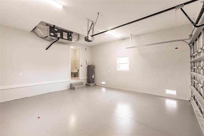 Building Photo - 236 Long Meadow Ln S