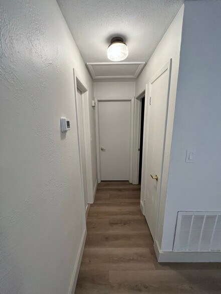 Building Photo - 5137 Dartmouth Ave N