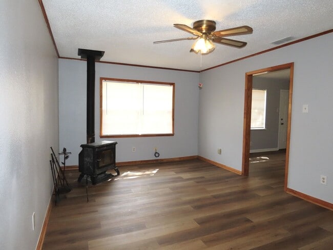 Building Photo - Country Living in Arp! 3 Bedroom, 1 Bath H...