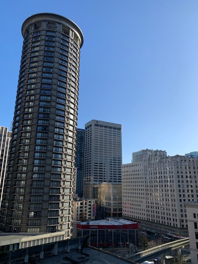 Building Photo - Escala Condominiums ~ Downtown Seattle