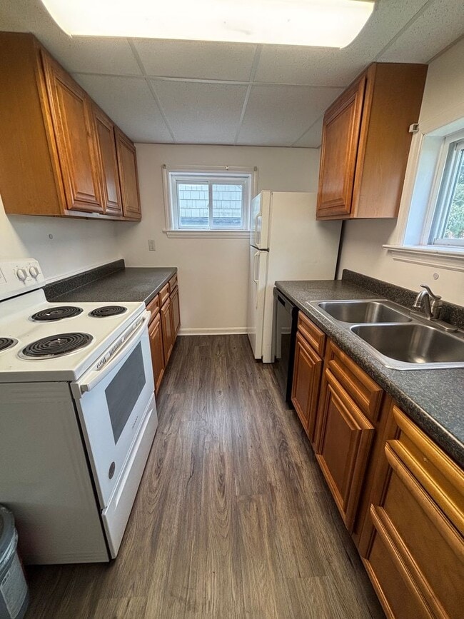 Building Photo - 3 Bedroom Home in Washington