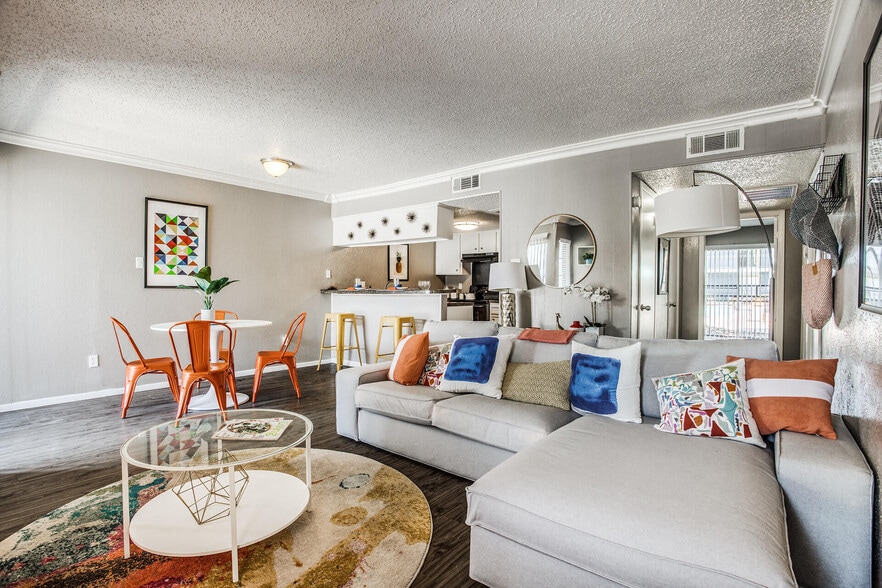 Building Photo - The Link