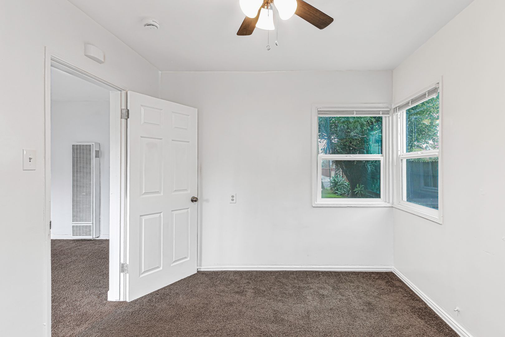 Building Photo - 530 W 9th St