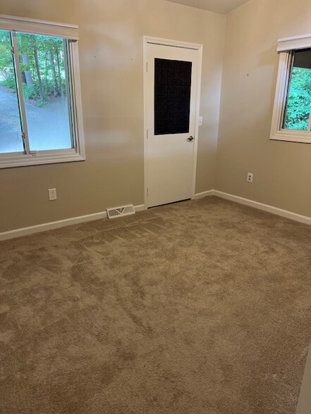 Building Photo - 4909 Charwood Ct