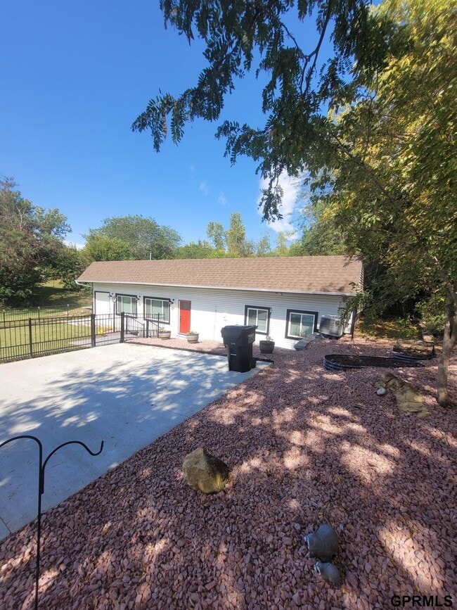Building Photo - 1202 Lake Ct