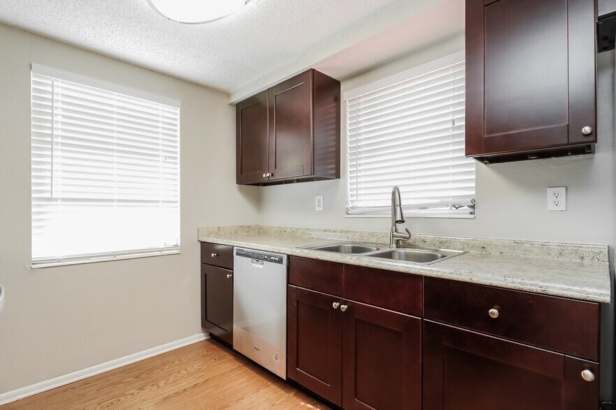 Building Photo - 3447 Wilson Dr