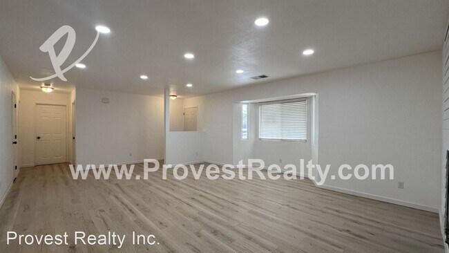 Building Photo - 3 br, 2 bath House - 7609 Kenyon Ave