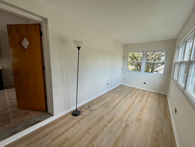Building Photo - 6147 N Meade Ave