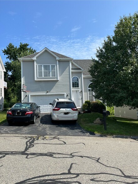 Primary Photo - 4 Zain Cir