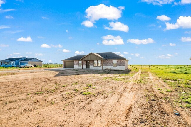 Building Photo - Country Living In Roosevelt ISD!