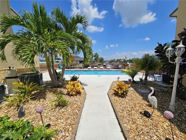 Building Photo - 521 SW 47th Terrace