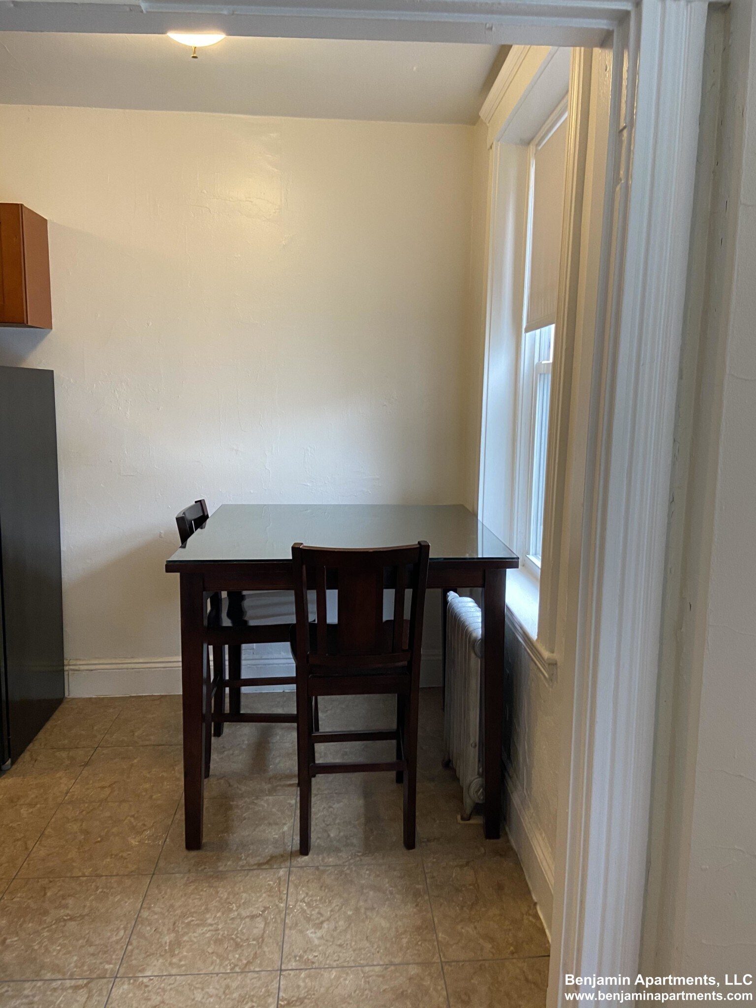 Building Photo - 235 Park Dr