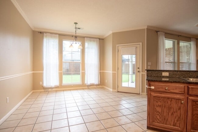 Building Photo - 6180 Gracemount Ln