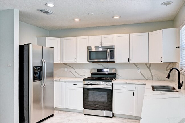 Building Photo - 5103 Temple Bell Dr