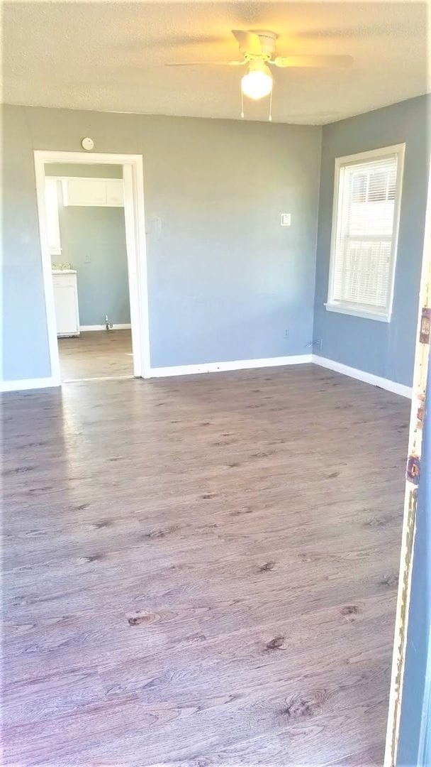 Building Photo - Handyman Special $0 First Month's Rent / “You fix, you SAVE BIG!!” Contact Mayshell for details: ...