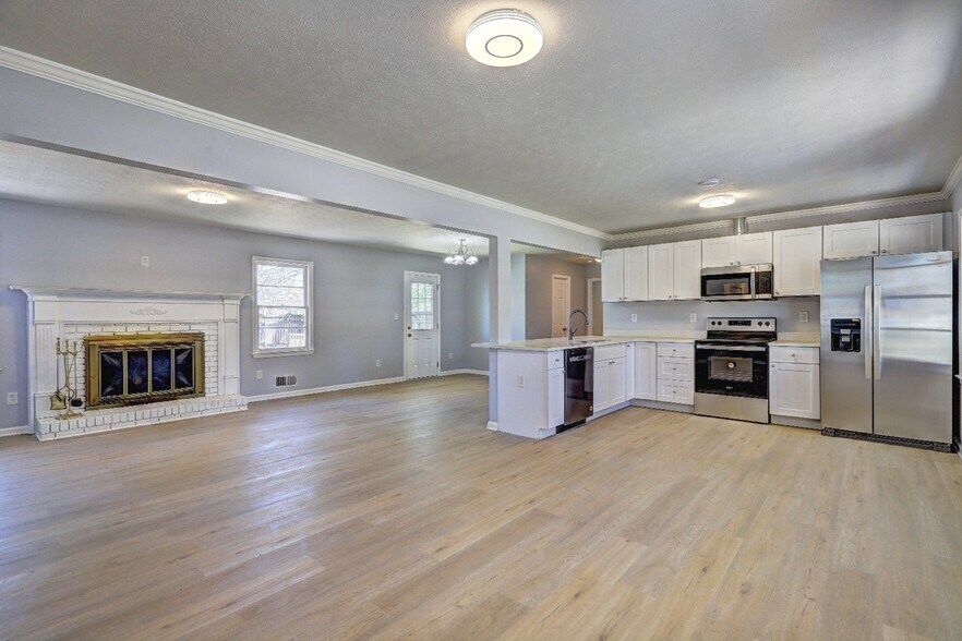 Building Photo - 469 Dogwood Dr