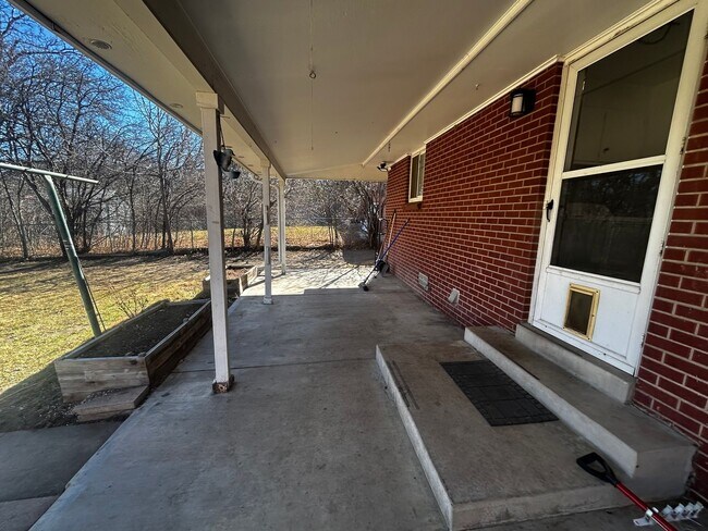 Building Photo - 3642-3652 Allison St.