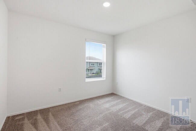 Building Photo - 15213 Spruce Frost Cv