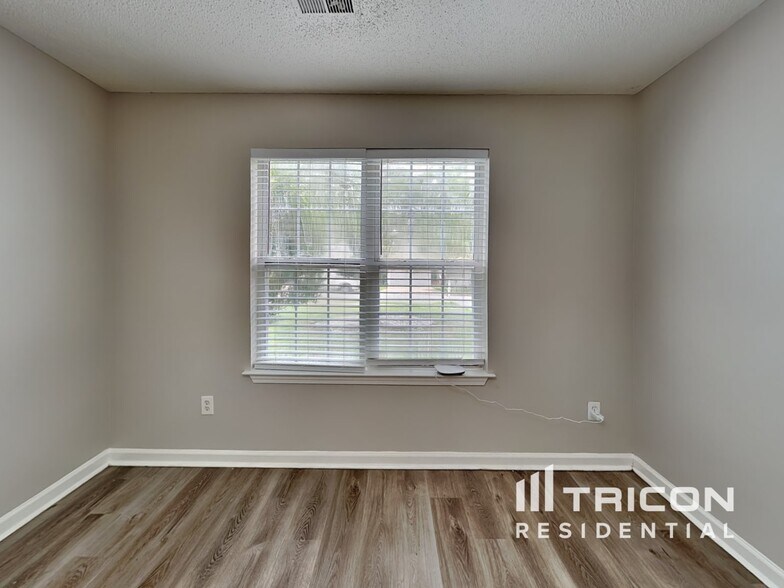 Building Photo - 2121 Serenity Dr NW
