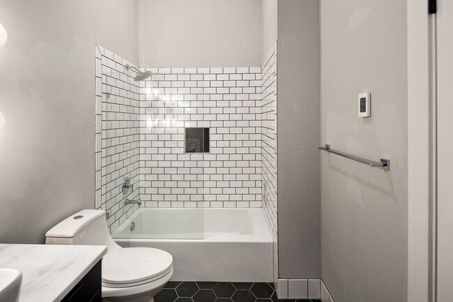 Building Photo - 75 South Main St