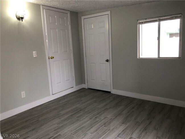 Building Photo - 5813 Evergreen Ave