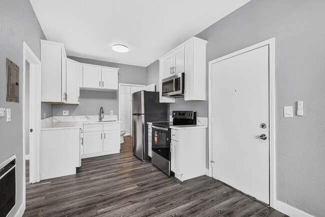 Interior Photo - 2212 Myrtle Avenue