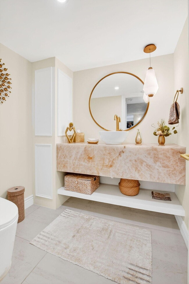 Building Photo - 7233 Promenade Dr