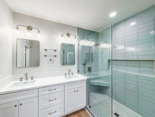Building Photo - Stunning 2BD/2BA Condo in Scripps Ranch with Lake Miramar Views, In-Unit Laundry & Trail Access