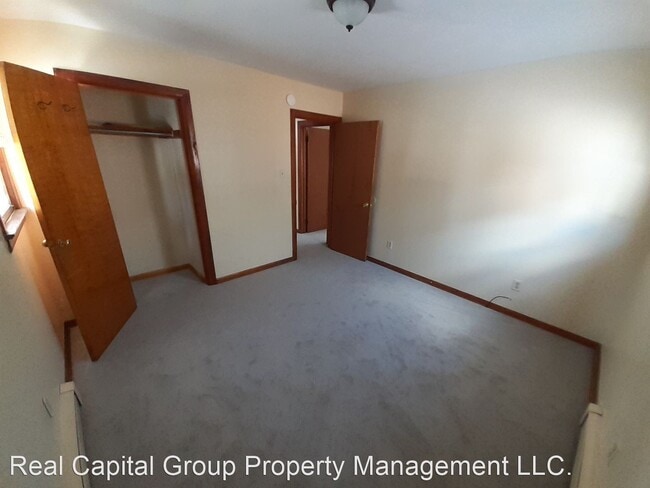 Building Photo - 3 br, 1 bath House - 25 Clinton St