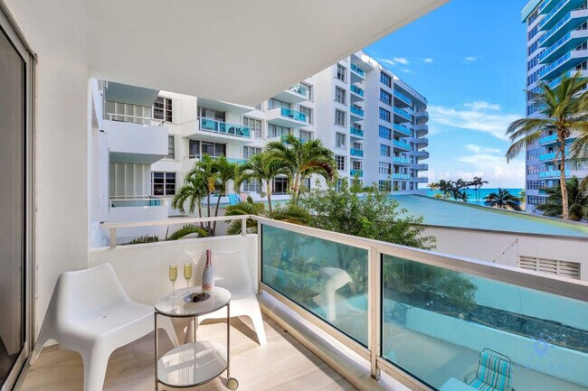 Building Photo - 5151 Collins Ave