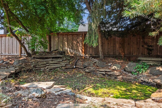 Building Photo - Modern Mediterranean 2 Bed/2 Bath with plenty of space - Pet Friendly!